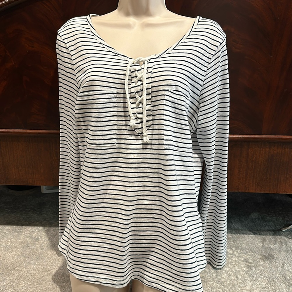H&M NAVY AND WHITE SIZE M LONG SLEEVE LACE UP T WOMANS